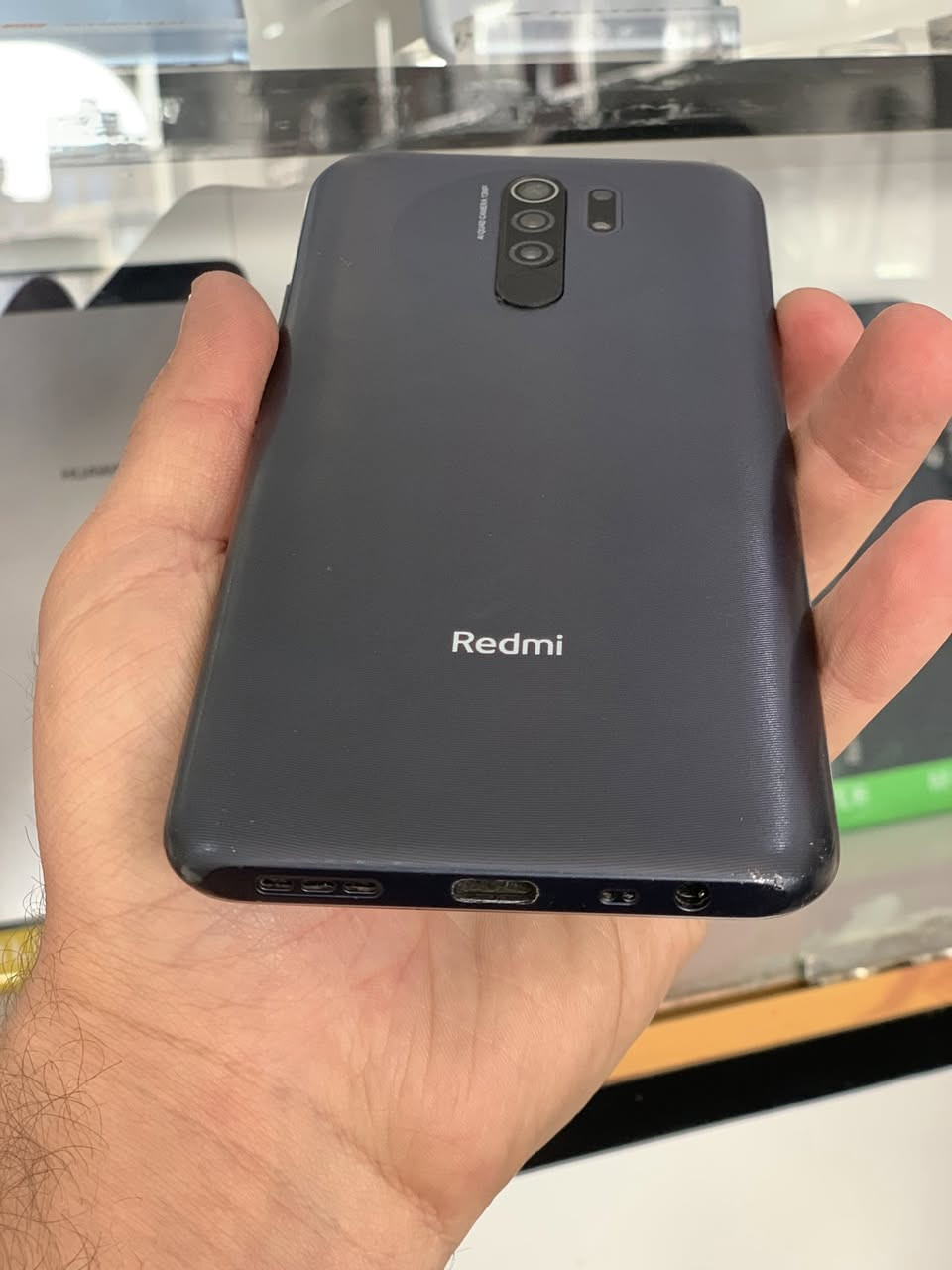 السلام عليكم 
للبيع جهاز ريدمي يدعم امنيه خطين ذاكره 128/6 نضيف كلش الجهاز بطاريه 5000 شحن تايبسي فقط امبدل شاشه وكاله الاصليه مو العاديه السعر ب ب ٦٥
مكاني بابل القاسم ع📍
استفسار *********** 📞
