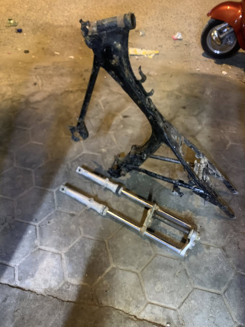 سلام عليكم شاصي نامه شلامجهً  أدوات مديل 2020 البيع هوه ودبلات جديده سعر 75مكانًً. بصر تقاطع  الكزيزه ***********
