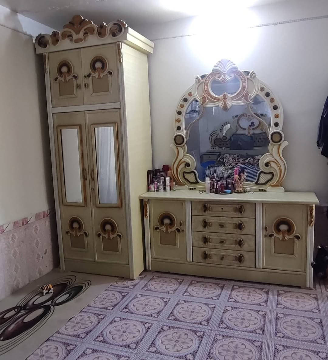 سلام عليكم غرفه اخشاب صاج ثقيل ضخمه استخدام قليل سعر 900 مع المجال غرفه نضيفه جدا مكاني سوق الشيوخ  
+964 786 413 6024


**إذا كنت صاحب هذا الإعلان وتريد حذفه لأي سبب، رجاءا أرسل رسالة إلى الدعم الفني**