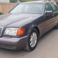 للبيع حجم 500 V8  مديل 1992 اللون بنفسجي داخل جلد اسود  بلاد بدون ضربة...