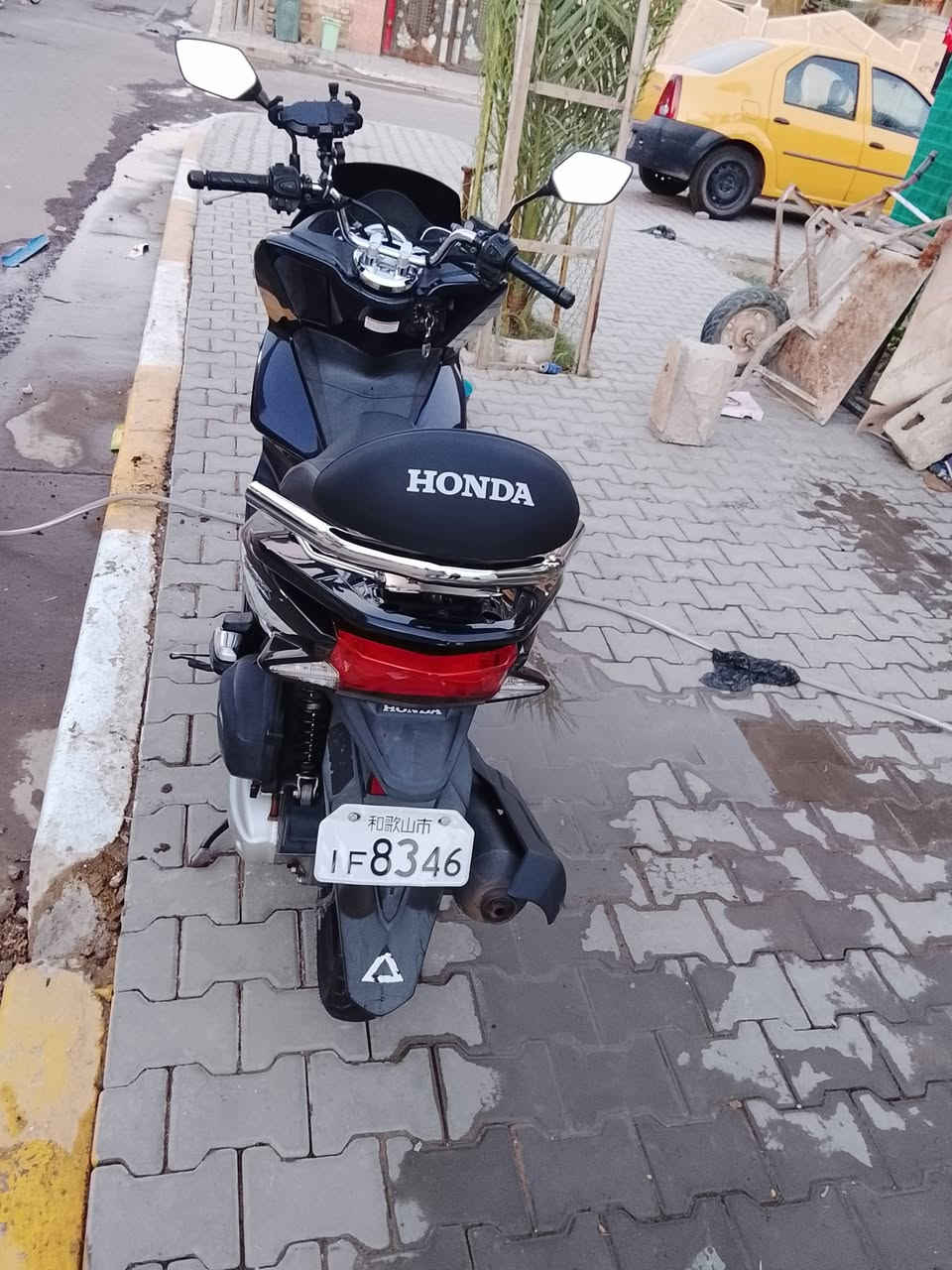 Pcx جيل ثاني 👌🏻

كفالة عامة 👍

ما صارلهة هواي  نازلة من الرمبة💥

دراجة مال جناي ممتعوبة 🛌🏻

شراي يتواصل ***********
