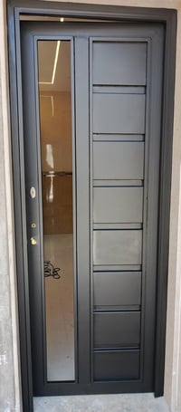 شغل صبغ كافه أنواع الابواب والشبابيك شغل درجه اولى 07503751260