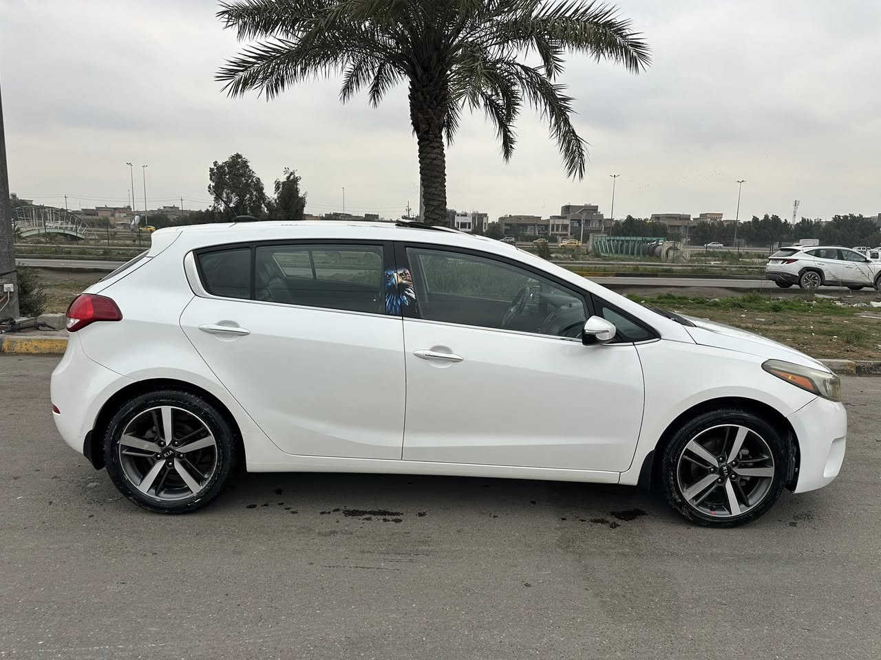 السلام عليكم سياره كيه فورتي موديل 2018وارد امريكي مواصفات فول واحد على واحد محرك 2000سياره جاهزه حلوه محرك كير صدر تبريد تخم تاير مكفولة رقم اربيل تحويل مباشر حادث سياره بنيد وجاملغ العنوان بغداد الامين شارع نواب سعر 102$بيه مجال بصيط النتصال ***********
