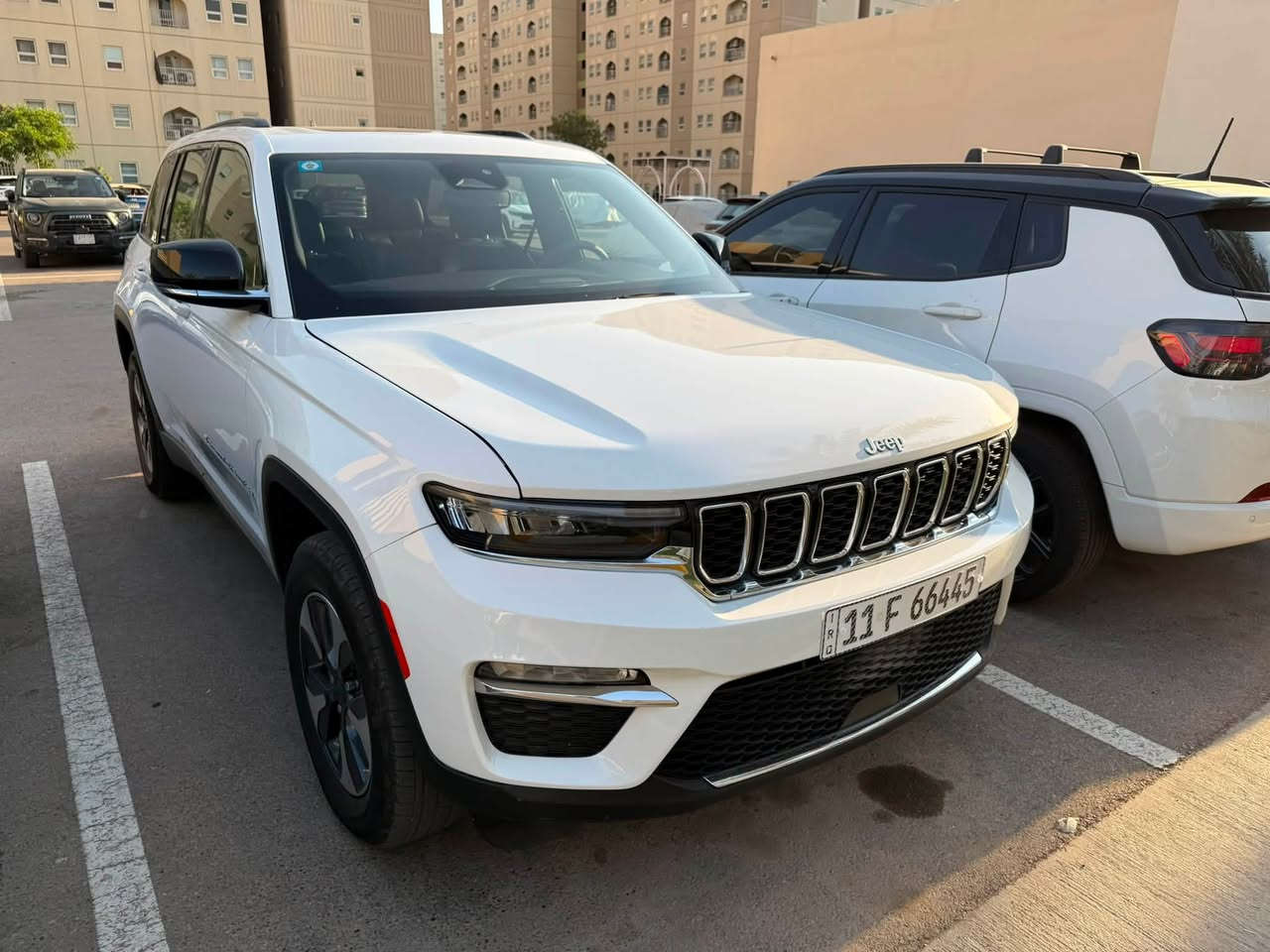 السلام عليكم ورحمة الله وبركاته جيب كراند شيروكي هايبرد 2024 لون ابيض وارد امريكي مرقم بغداد بسمي بدون مراوس بدون حادثها حرق في الضفيره الاماميه
المواصفات:.
1-بصمه 
2-تشغيل عن بعد
3- صندوق كهرباء
4-فتحه بانوراما
5- كاربلاي
6-دمام خلفي
7-كشنات كهرباء +جلد
8-كشنات تدفئه
9-حساسات خلفيه
10-لد امامي خلفي
11-رادار امامي
12-رادارات خلفيه
13- 5وضعيات قياده
14-كير ماوس
15-ماشيه 22 الف mi

اللاستفسار اكثر :***********

مكان السياره :بغداد مجمع بسمايه السكني

السعر :315$ وبيه مجال للطيبين
