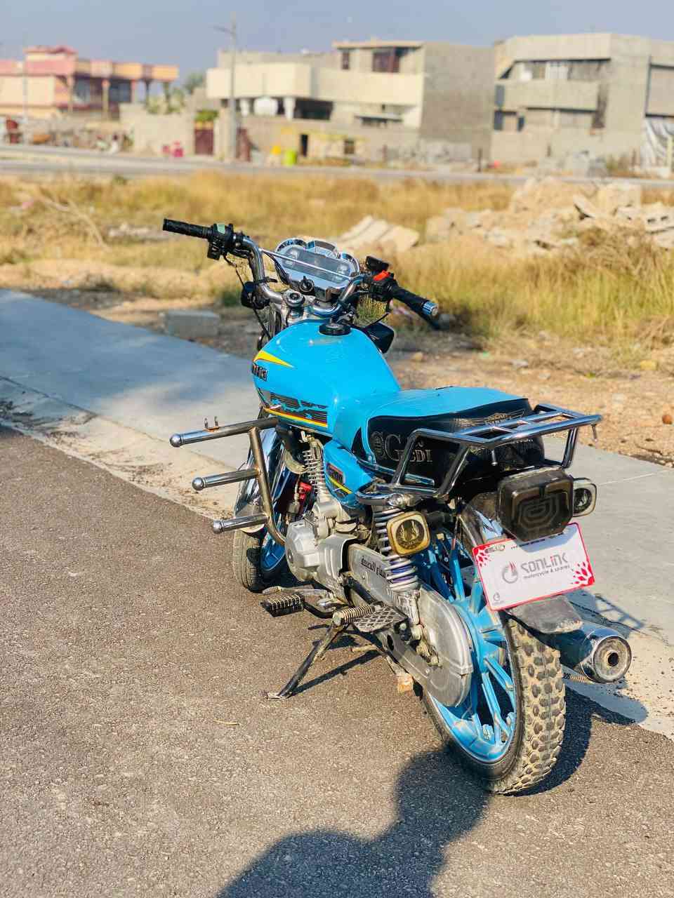 سلام عليكم دراجة للبيع موديل 24 محرك 200
تواصل واساب ***********
