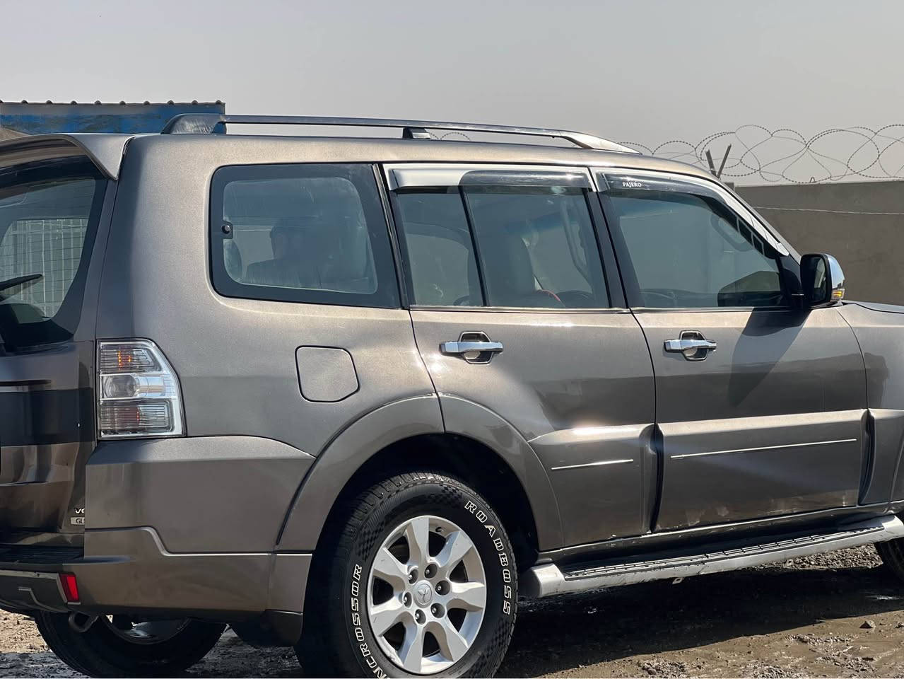 بسبب الوعود الكاذبه تم تنزيل السعر ١٢٥ مستعجل عليهة باجيرو ١٥ حبتور  رقم سليمانيه الدولي بسمي
هزة بعدهة مامنهية
محرك 6v 3500
مري شفط 
حساس خلفي وكامره 
شاشه اندرويد 
لايت زنون 
محرك وكير نضاف 
تخم تاير جديد 
حدادية 80%
فتحة سلايت روف 
بيهة ضربه خلفيه مصبوغه عام ١٢٥ بسعر اوبتمة سوناته 
للستفسار ***********
