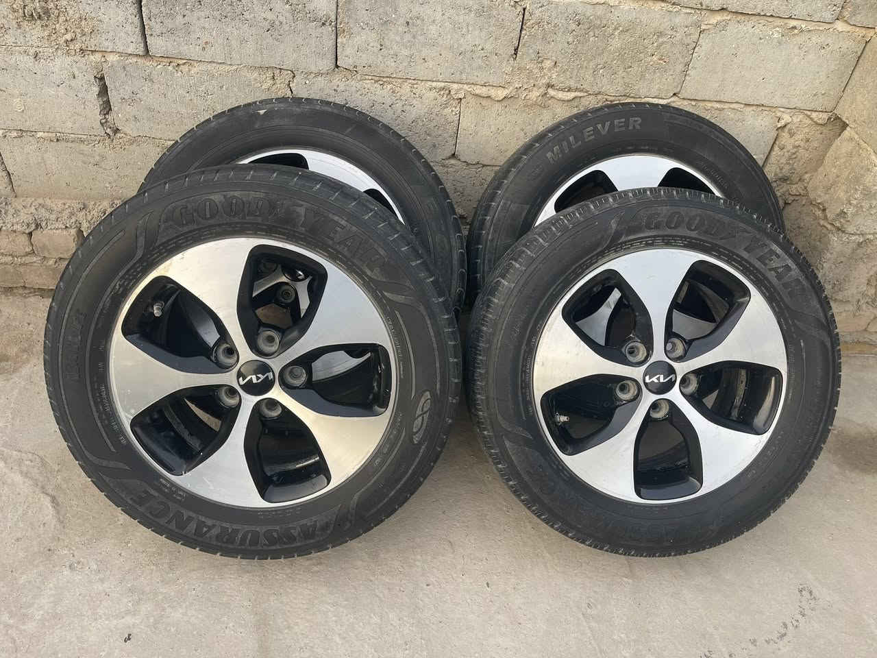 السلام عليكم ويل كب حجم 16 بدون تايرات يرهم كيه سيراتو  فورتي اوبتيما
مكان النجف  السعر 225 الف 
رقم الهاتف***********
