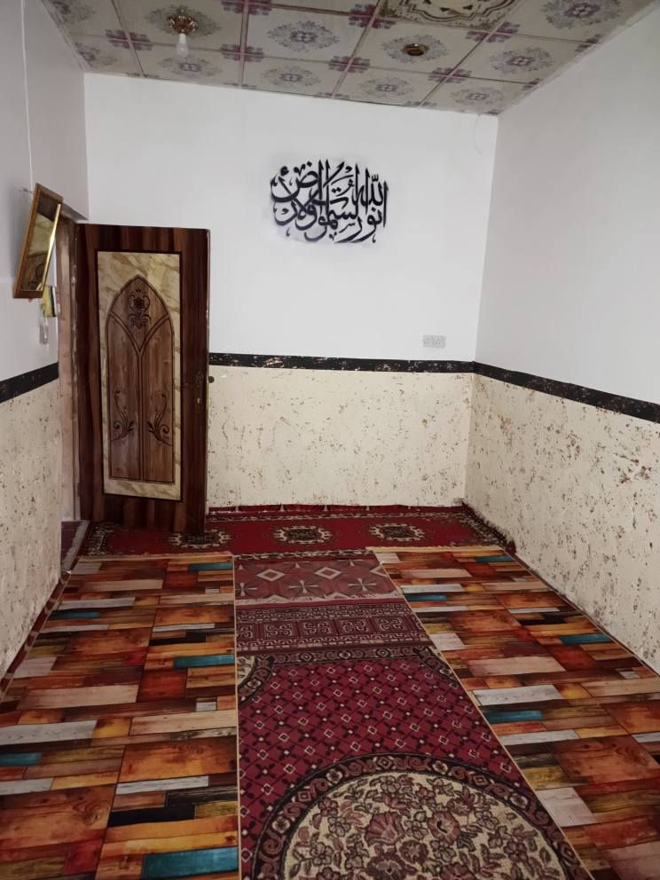 بيت للبيع 100 متر بل براكيه شارع المطار القديم قرب مدرسة جناهن *********** النجف, العراق
