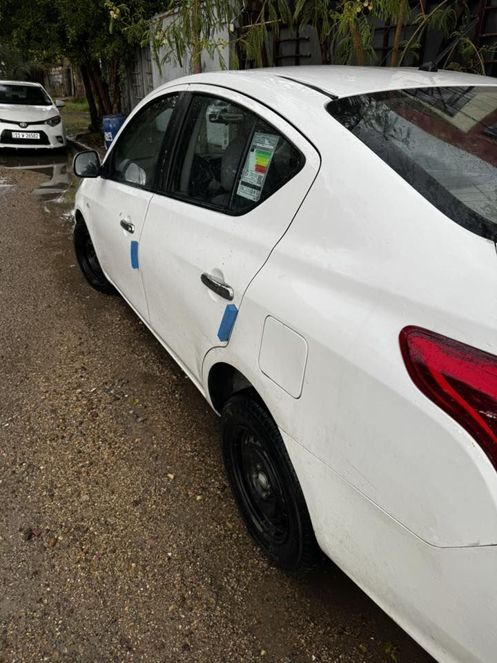 السلام عليكم نيسان سني هندي 2019 بيها طخه بالباب الخلفي مبين بالصوره وكاله بأسمي 
95 ورقه 
***********
