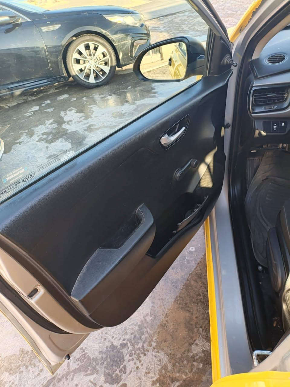 ريو 18 امريكي حادثها باب وجاملغ راجعات نفسهن سيارة جاهزة مصفرة مكانها ديوانية تحويل بنفس اليوم سعر 110
رقم صاحب السيارة 
‏‪0782 647 8126‬‏
