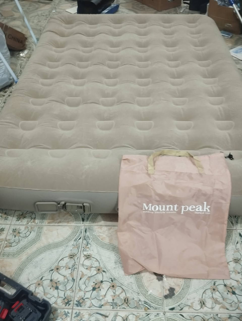 غراض تخييم جديد علق ويجيك السعر
***********
