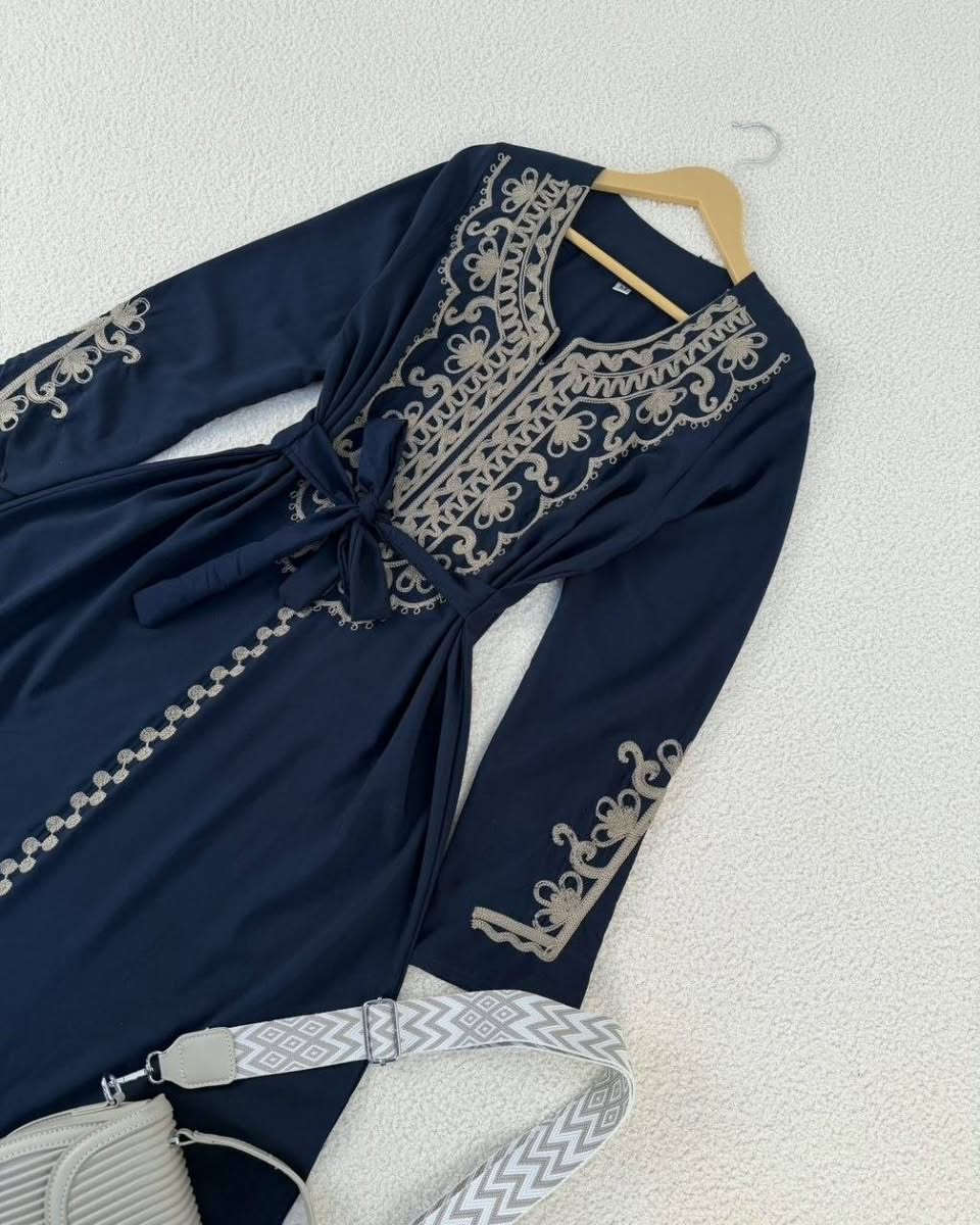 فستان نقش يدوي ايطالي كوالتي عالي
قياس 38 40 42 44 46 48


**إذا كنت صاحب هذا الإعلان وتريد حذفه لأي سبب، رجاءا أرسل رسالة إلى الدعم الفني**