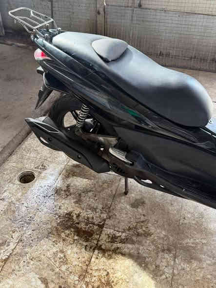 سلام عليكم شباب دراجه bcx جيل اول دراجه نضيفه مرتبه مكينه ناعمه سعرها (1250) 
رقمي
 مكاني الاعظميه
***********
