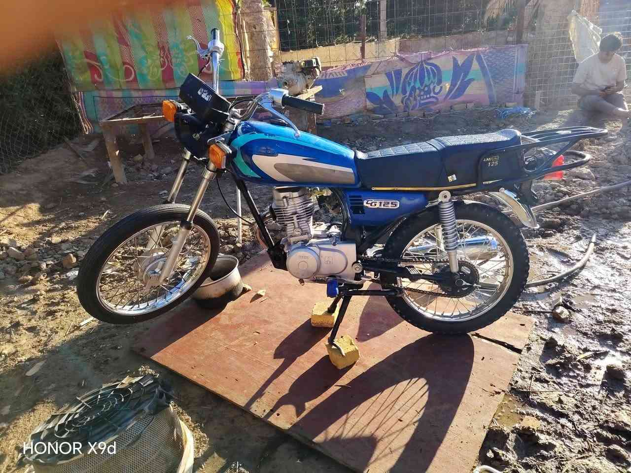 سلام عليكم شباب دراجه لبيع سعر 350 وبيه مجال قليل
***********
