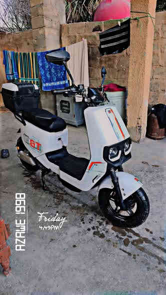 ام عيون خمس بطاريات كبار كلهن شغالات بطارية وحدة تعبانة فقط يرادلهة تبديل كلشي شغال بية لايتات عالي ناصي اشاير سرع سرعتهة ٦٠ دبلات جنطتين تشغيل بصمة وسويج ابريكات الخلفي فقط يرادلة فج سعرهة ٣٥٠ وبيهة مجال ***********
