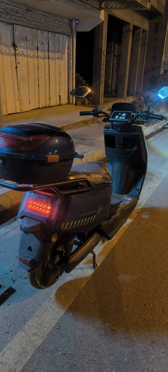 شحن للبيع 
بدون مراوسه 
لايت عالي وناصي دبل ايشاير تثبيت سرعه
بطاريات دبل مستخدم شهرين فقط 
ماطور شخط مابي شرط من كلشي 
يمشيك 40 كيلو وقابل للزياده 
بطاريات شرط 📍📍📍 ع فحص 
عنوان موصل ايسر حي الحدباء 
سعر 470 بي مجال بسيط مستعجل
***********
