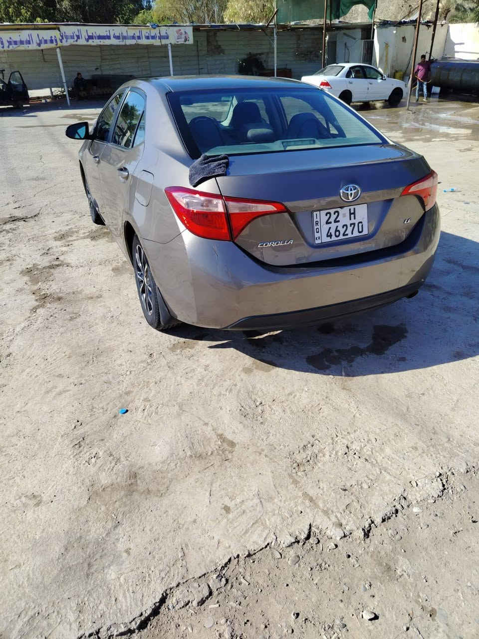 السلام عليكم كورلا موديل 17  رقم اربيل هزه وفحص وسنويه جدد بأسمي شرط التحويل   السياره سونارها مرفق قطعه تبديل باب خلفي بافي الصفحه فقط صبغ جاملغ خلفي معجون قليل كدامك السونار وسحب شاصي يمين قليل جدا    *********** سعرها 115 ومجالها قليل
