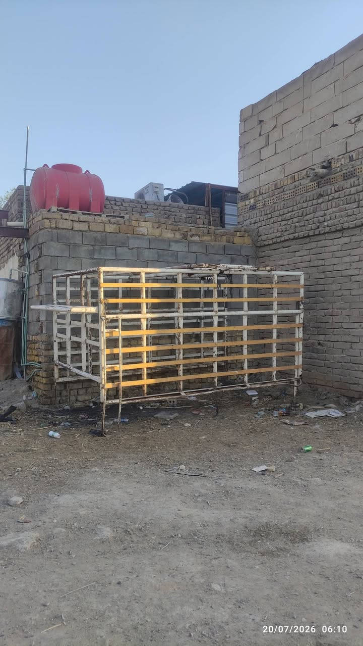 السلام عليكم
خوان محجر كيه /نثيه  للبيع محجر بوري عوزه بس شوي تعديلات ويجهز ورزات مال باب ثنين تلحمهن /مكاني نجف بل كوفه  ***********
