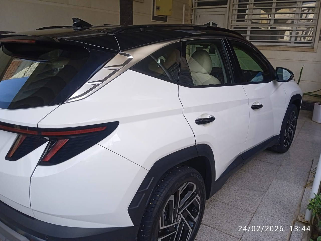 السلام عليكم توسان موديل 2025 مكفولة كفالة عامة سيارة بوضع الشركة  بيها ضمان الدولية 5سنوات  ماشية 4 الف السعر 255وبيهة مجال  بسمنة رقم بغداد مكاني ديالى بعقوبة رقم الهاتف ***********
