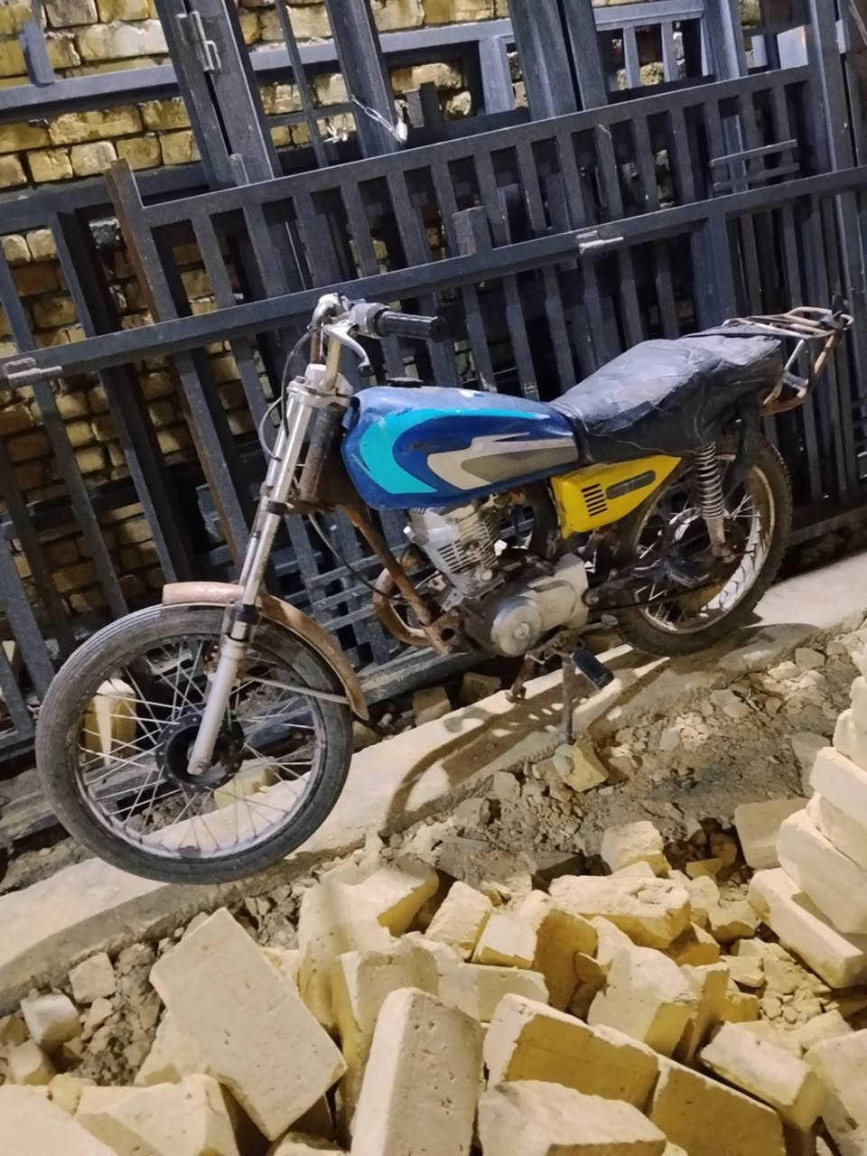 السلام عليكم دراجه للبيع
ب350 مكان حي الرفاق 
***********
