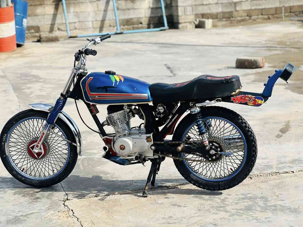 السلام عليكم… دراجه حربي موديل
24….مبدل ولفات فقط محرك شرط  موشراي لابزعني 

***********…سعر 385
