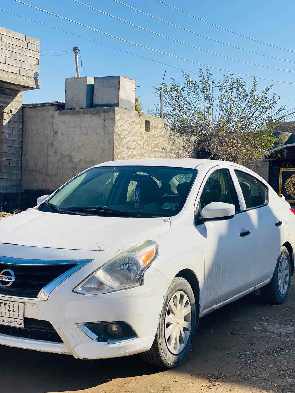 السلام عليكم نيسان فيرسا ١٩ للبيع السياره وارد امريكي بيها قطعتين فقط بنيد وجاملغ المكان الظلوعيه ***********
