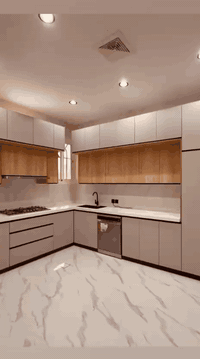 طبخ بتصميم حرف L يوازن بين العملية والجمال.
الخزائن العلوية بلون ترابي مطفي تنسجم تماماً ويا لمسة الخشب الطبيعي، والإنارة المخفية تضيف عمق وإضاءة ناعمة لكل زاوية.✨
الأسطح بلون فاتح لتسهيل التنظيف وتوسيع الإحساس بالمساحة،
أما الأجهزة فمدمجة بشكل مدروس يحافظ على شكل المطبخ المرتب والنظيف.✨

🔹هذا النوع من التصاميم نختاره دائماً للناس اللي يحبون المطبخ العصري المنظم بكل تفاصيله ❤️

بغداد - الكرادة خارج - مقابل سما مول 
***********
الحلة -شارع 60 - مجاور هوم سنتر 
***********
