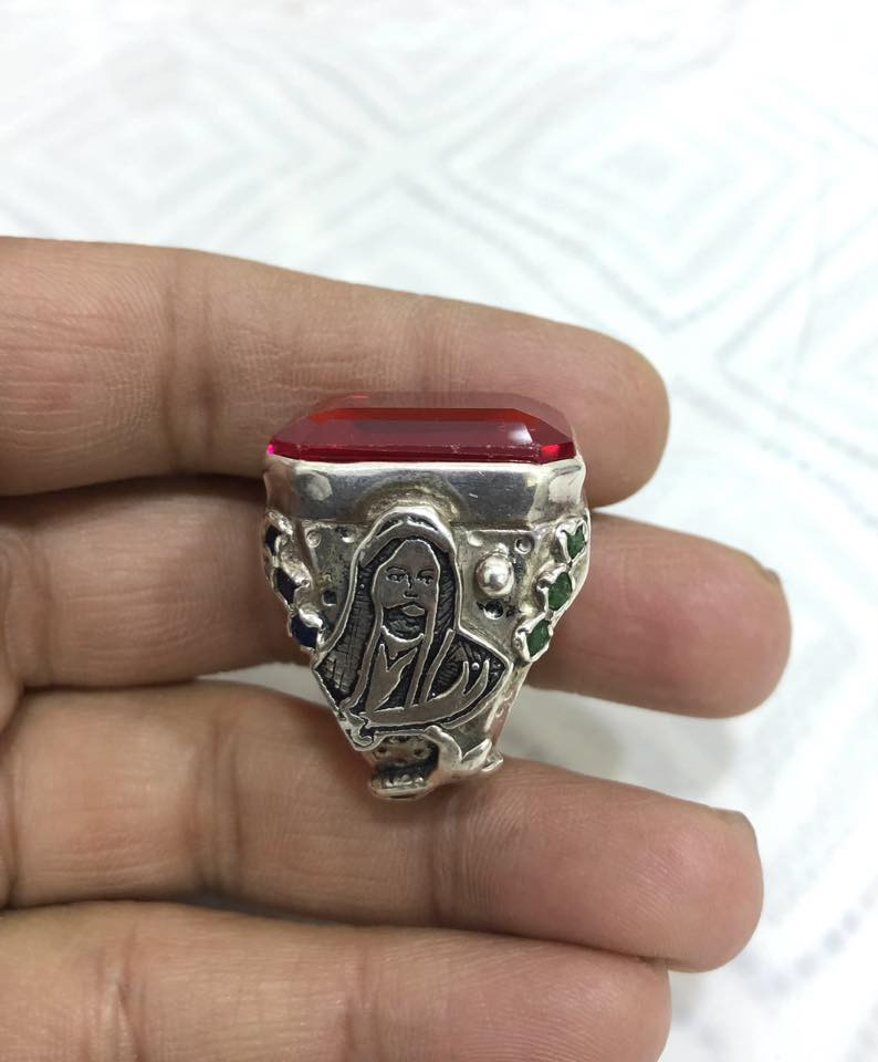 سلام عليكم خاتم بحجر  ياقوت اصلي طبيعي حجم راهي بصياغة يدوية ثكيلة الصائغ كريم دوش قياس الخاتم 22/23 يلبس سعر الخاتم 175 الف سعرنهائي للمهتم للبيع فقط يوجد توصيل


**إذا كنت صاحب هذا الإعلان وتريد حذفه لأي سبب، رجاءا أرسل رسالة إلى الدعم الفني**