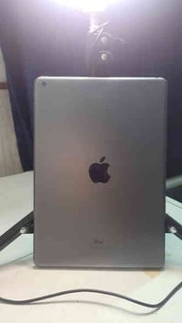 ايباد ٩ • ٦٤ • بطارية ٨٥