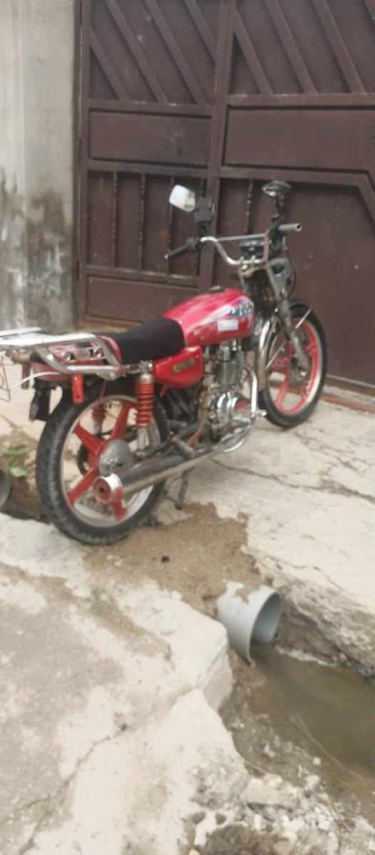 ايراني موديل 21
محرك مكفول وافول تبقه عندك نواقص. بصيطه مال شغل محرك خير وبركه سعره 375 قفل عنوان فلوجه 
واتس  ***********
