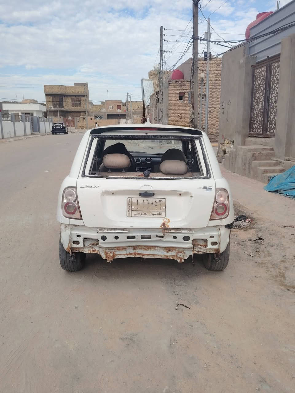 سلام عليكم ليفان لبيع تحويل مباشر كير  محرك كفلة بلادية مكفولة من ضربة عوزهة جمة لورة دعامية سعر 20بيهة جال لشراي التصال عل رقم ***********
