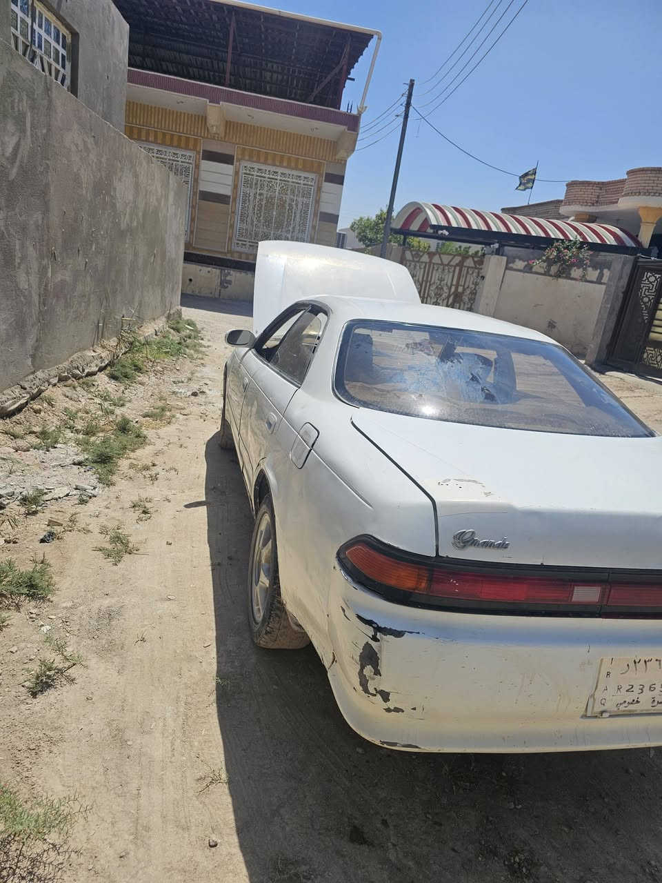السلام عليكم للبيع مارك نفخ مكينه وكير ونجي شرط الفحص لا تبخير ولا صوت حدادته حلو تايرات نضاف كهربائياته كله شغاله سياره بيه كصه مكفوله من نقل جثه رقم بصره الماني بسم قرايبي ومتوفي سعر 18 وبيه مجال كلش قليل مكان سياره بصره قضاء المدينه *********** علما بيه لوحه ضايحه وعندي بلاغ بيه
