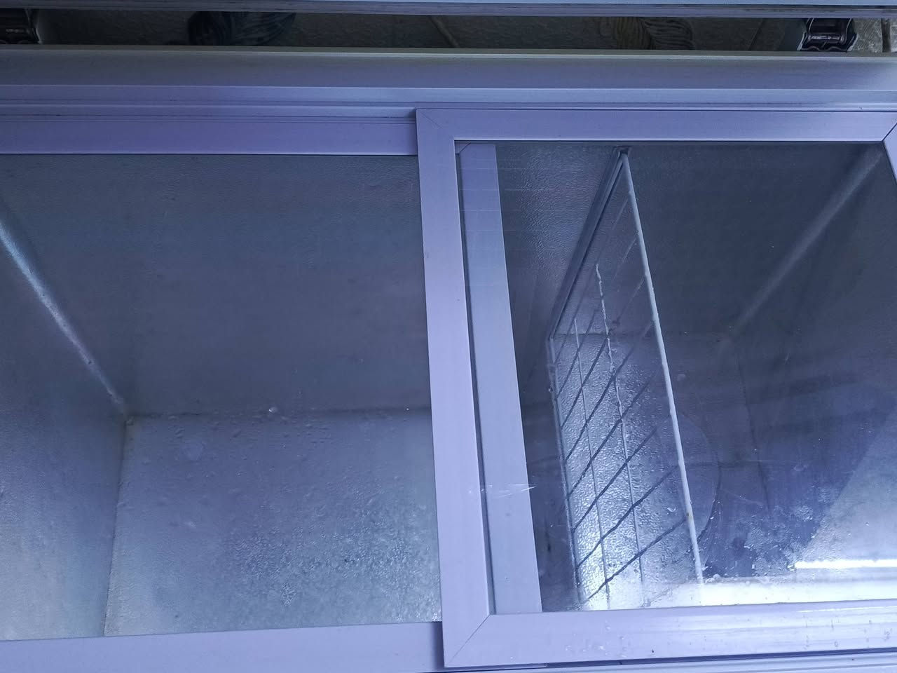 السلام عليكم مجمدة للبيع حجم الوسط نضيفة حيل ابد ما مشغليهة ولله سعرها 200          ***********
