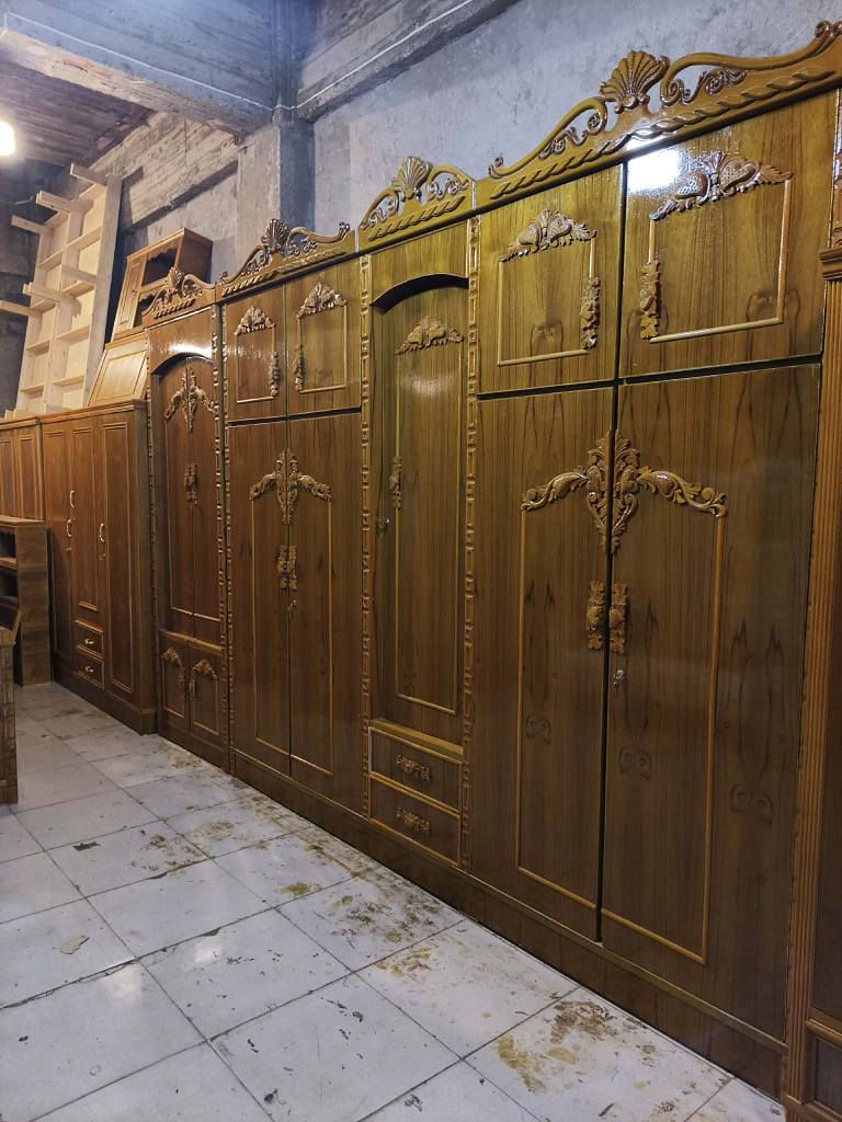 غرفة مسرح 5 ابواب الجمال و الشغل فول مكاني حي الصديق معرض علي غني للأستفسار 
***********
حي الصديق خلف مرطبات البحرين معرض علي غني موصل, نينوى
