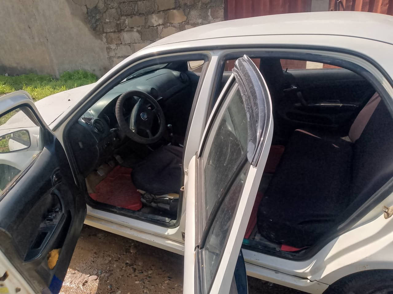 السلام عليكم عندي سياره سي كي خصوصي باسمي رقم دهوك لون ابيض تدفئه وتبريد جديدة كابون  عظمي طخم تاير شاشه كلها جديدة وإذا أكو اوبل فكترا حجم 18ترهم مراوس


**إذا كنت صاحب هذا الإعلان وتريد حذفه لأي سبب، رجاءا أرسل رسالة إلى الدعم الفني**