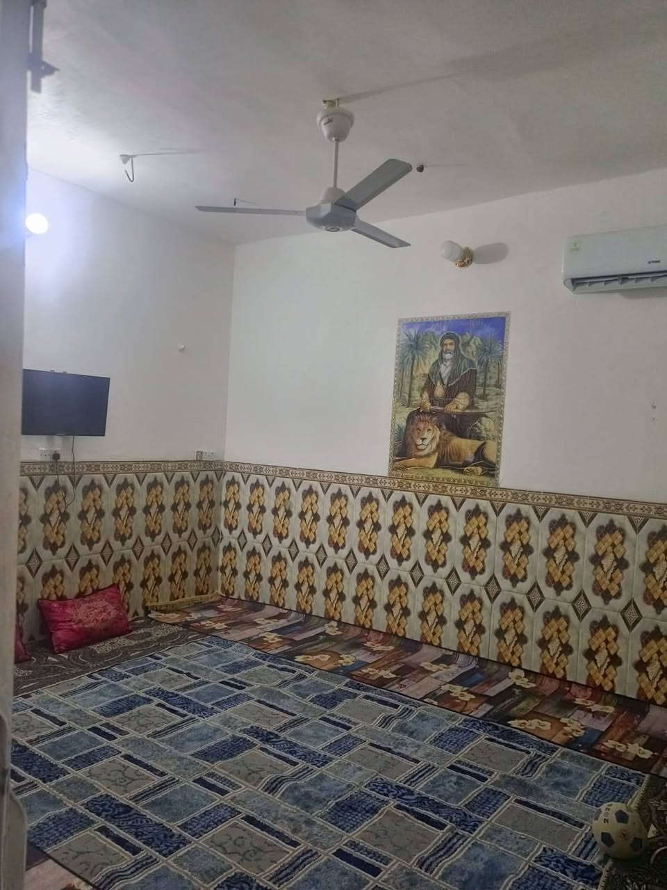 بيت للبيع المساحه 100 متر ركن طابوك كونكريت مسلح  حي الزهراء قريب ملعب ال سيد جاسم ***********
