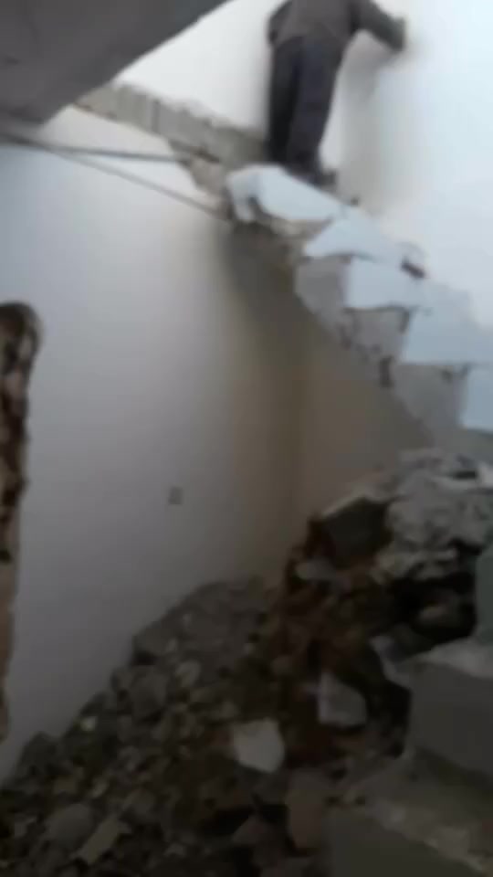 نشتغل هيكل كامل كرسته عمل نشتغل بناء نجارة نشتغل تفليش تعميرات ترميمات بيوت قديم شغلنا كدام عينك شوفه هدا رقمي ***********
