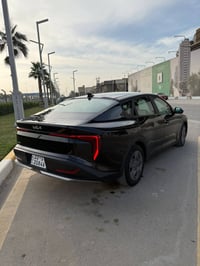 Kia k4 موديل 2025  السياره حادثها موضح بالصور السياره نضيفه وخير من ال...