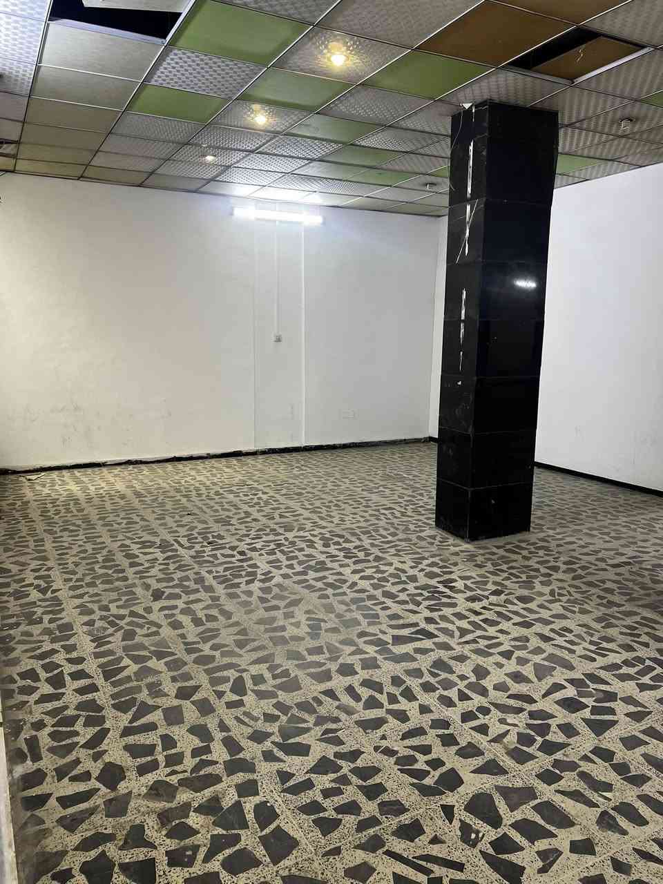 بناية للايجار المساحة 428 متر البناية مسقفة بالكامل مكونة من صالة كبيرة وادارة و4 غرف تصلح ماركت او معرض او مخزن
الموقع موصل الجديدة قرب جامع اليقظة مقابل فوزي ابو القوزي للاستفسار الاتصال على رقم الهاتف ***********
