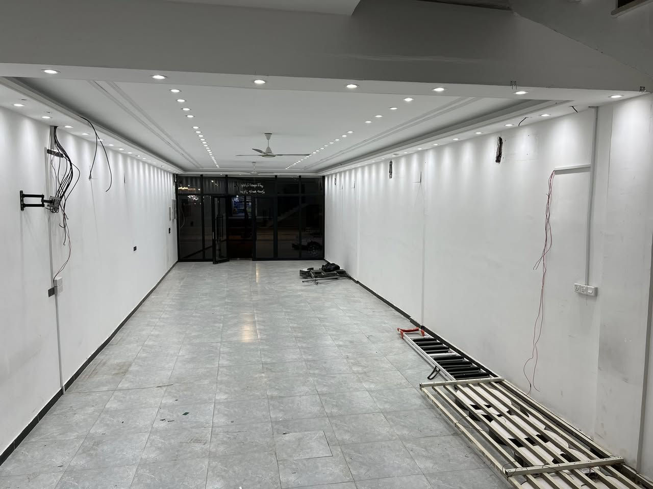 يتوفر بنايه للإيجار مساحه 150 م طابقين 
شارع التربيه ، شارع العام 
للاستفسار 
***********
