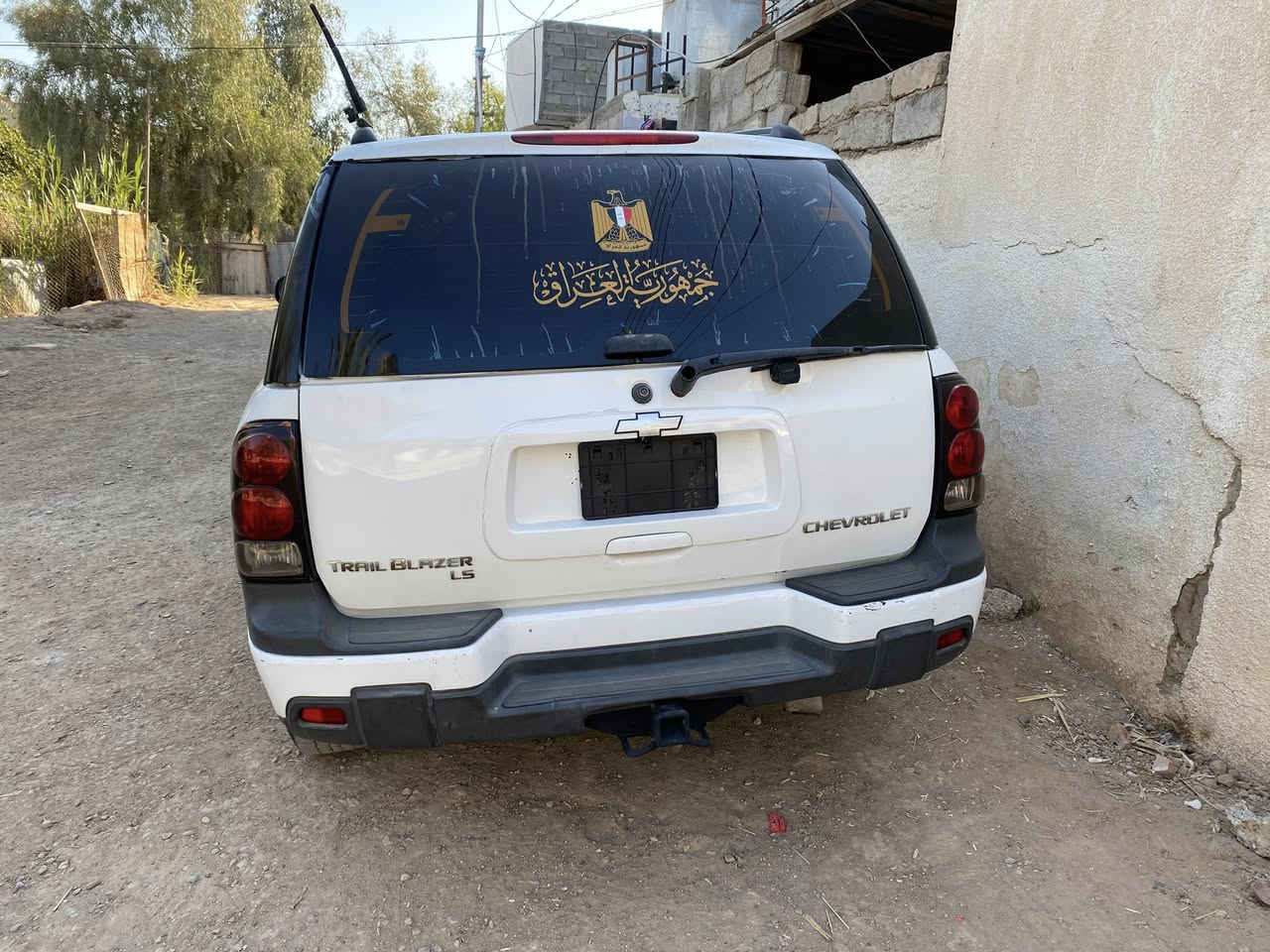 بلايزر مزاد ديالى جاهزة للاخير شاشة دوشمة كاعية جلد ماشيا ١٤٧ الف فقط بيها قطع صبغ مكانها ديالى وماشين بمعاملة الرقم سعرها ٥٥ ورقة وبيها مجال قليل ***********
