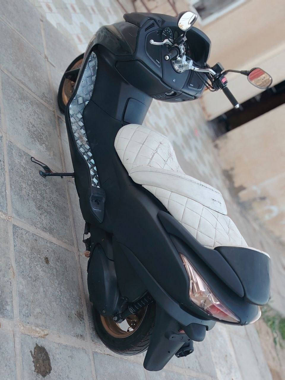 بظ فورزة ٠٩ بجم بومه فول مواصفات الكير ملغي شلعه ومعدل ١٤٠ معدل كلجات  ورة وكدام  وقايش دبلات مانقصه برغي  كهربائيات شغالة كلها   سعر التصال ***********
