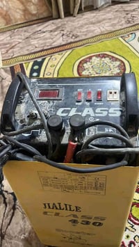 شاحنة بطاريات عملاقة للبيع السعر 200 /.     الاتصال 07704307364