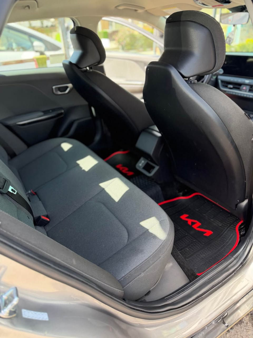 السلام عليكم كي 4 موديل 25 ماشيا 3 تالاف. بيع او مراوس  حادثها بس الباب الخلفي بدون ايرباك المعرفت السعر اتصل    مكاني الكرخ الشرطه الخامسه  هاتف *********** بغداد, العراق
