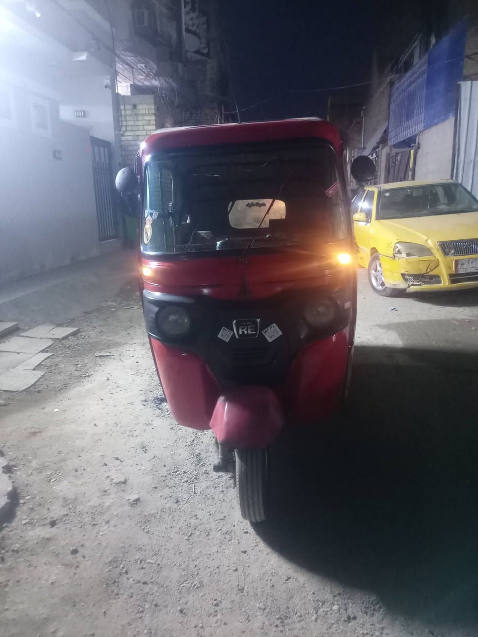 سلام عليكم تكتك لبيع موديل 2017 اوراق كامله السعر و 2700 مكان بغداد بل مدينه شراي يدك مستعجل.              ***********
