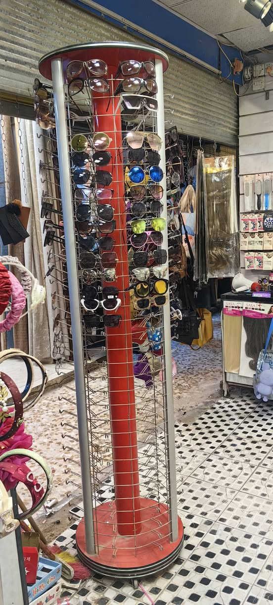 سلام عليكم
عندي عارضه مال نظارات تشيل ١٩٨ نظاره
***********
