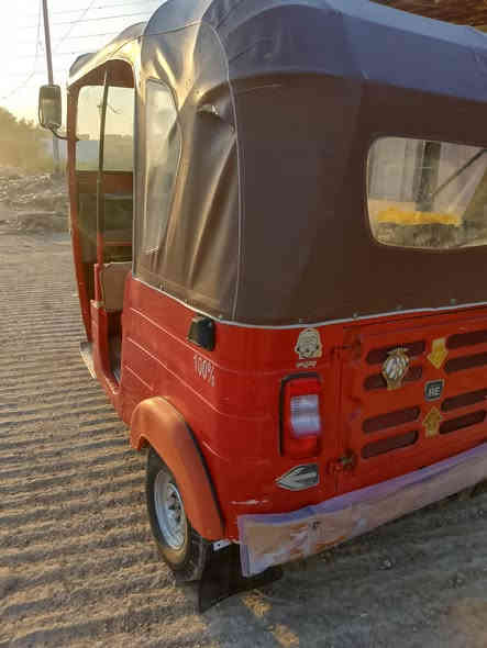 السلام عليكم تكتك للبيع مديل 2018ابشهر12داخله بل 2019اخياسات قليله اليم السائق الكهربائيات كلهه جديده دشبول جديد السعر3مليون وربع  اوراق مكفوله الترقيم مكاني كوت حي الجوادين هذا رقمي والشراي يتصل ***********
