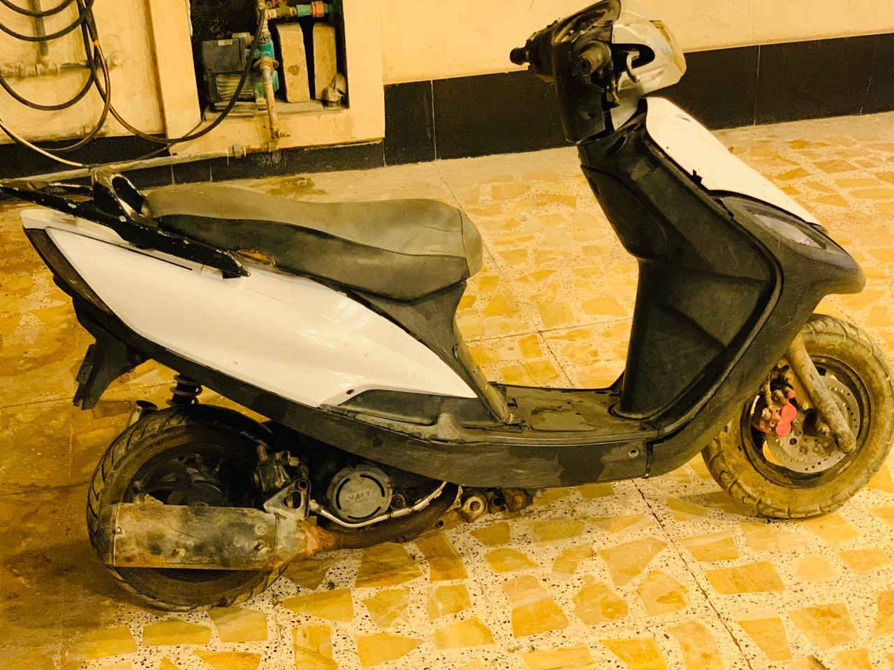 دراجه ماكس للبيع نضيفه كلش السرعه ١٤٠ السعر ٢٠٠ الف ***********
