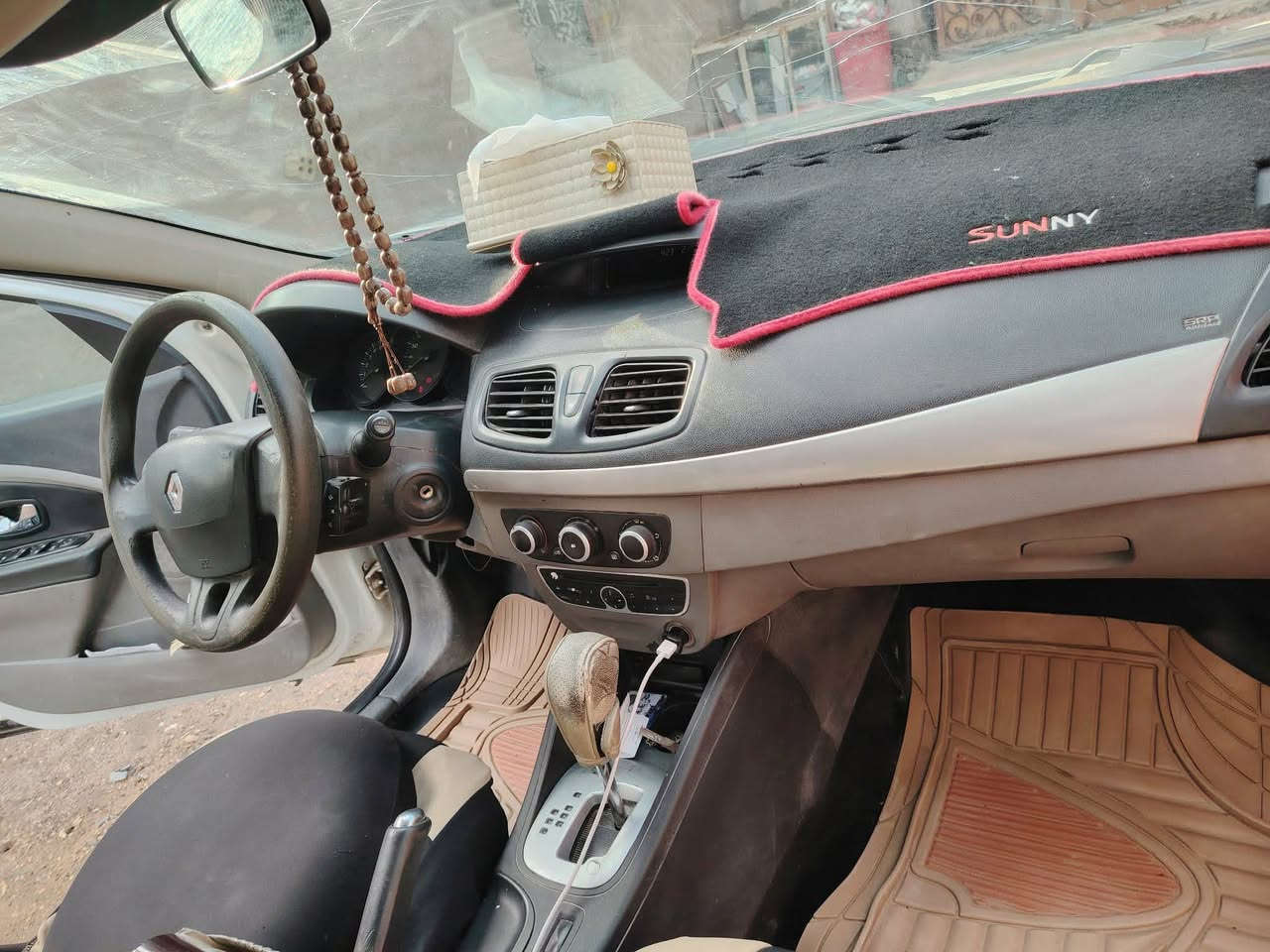 السلام عليكم للبيع رينو فلونس 2012 رقم بغداد باسمي مصبوغة حزام محرك كير حدادية مضبوطه تبريد نقص غاز السعر 45 للأستفسار***********
