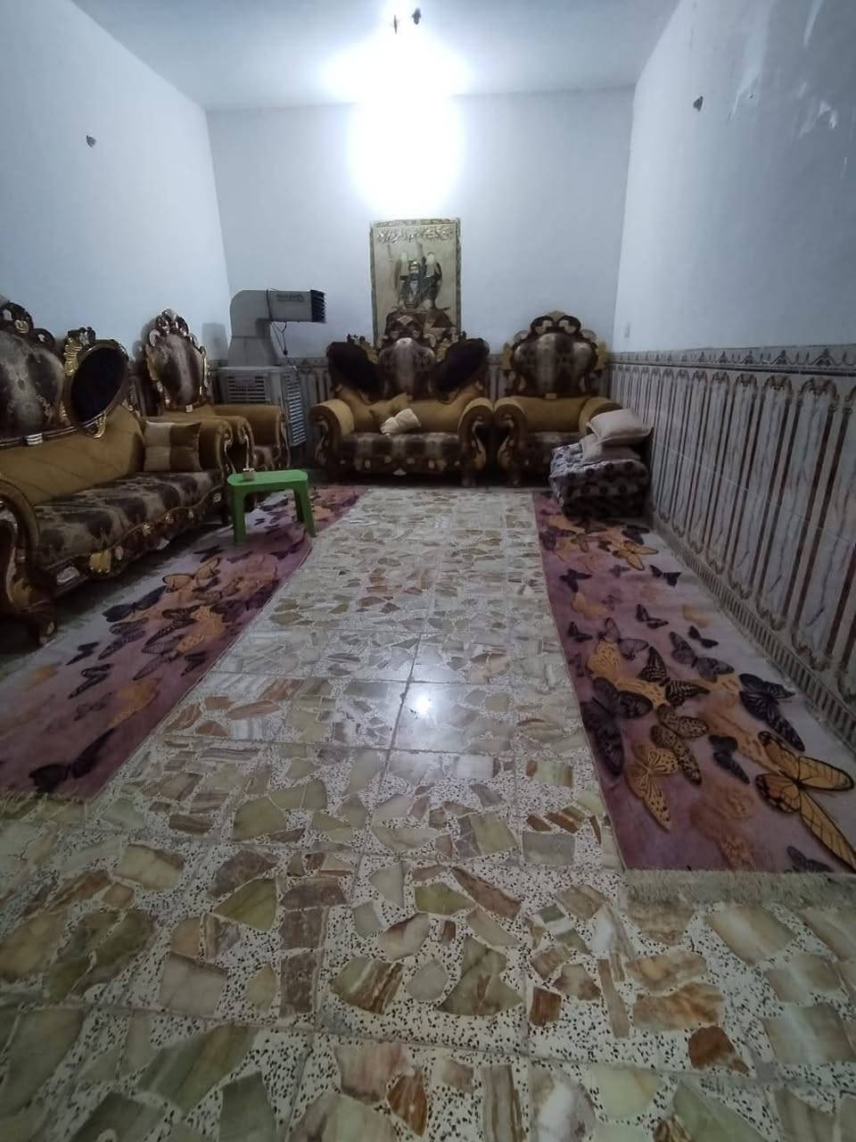 السلام عليكم مشتمل للبيع حي كريم طابو صرف مساحه ١٥٠ متر بناء حديث كامل عل آخر حبايه كافة الخدمات موجوده السعر اللاستفسار اتصال *********** *********** مراجعه مكتب النوارس شارع مستشفى
